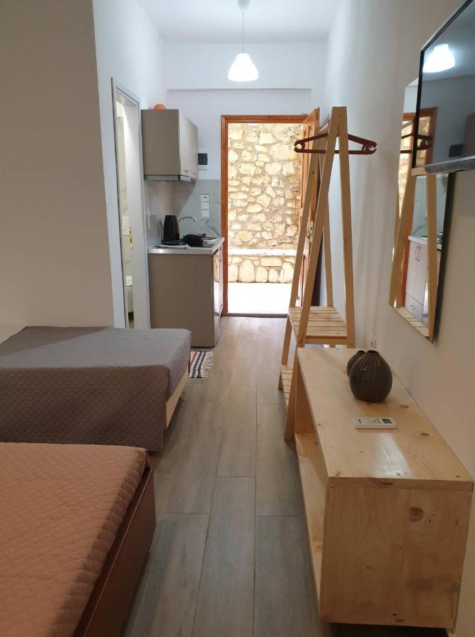 Apart-Hotel Llazari Himare Buitenkant foto