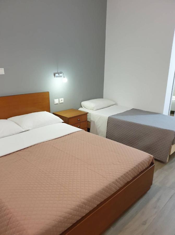 Apart-Hotel Llazari Himare Buitenkant foto