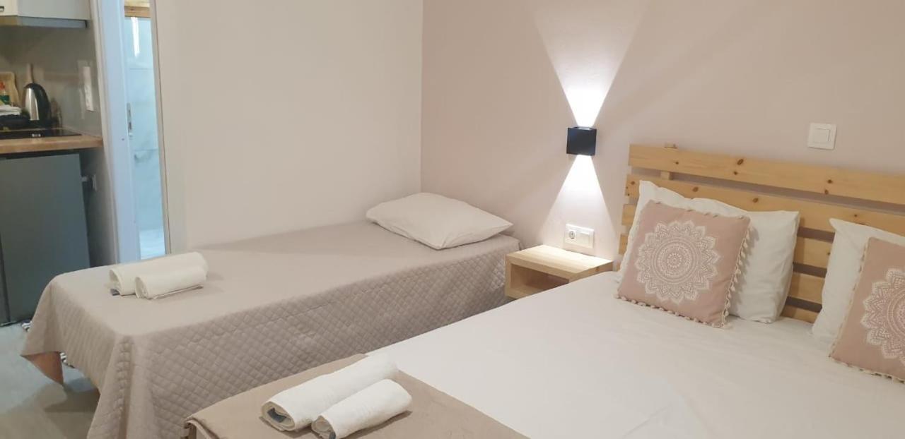 Apart-Hotel Llazari Himare Buitenkant foto