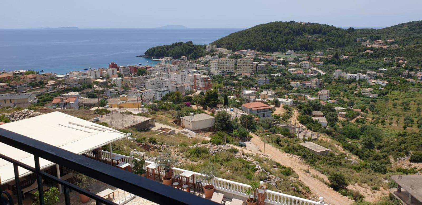 Apart-Hotel Llazari Himare Buitenkant foto