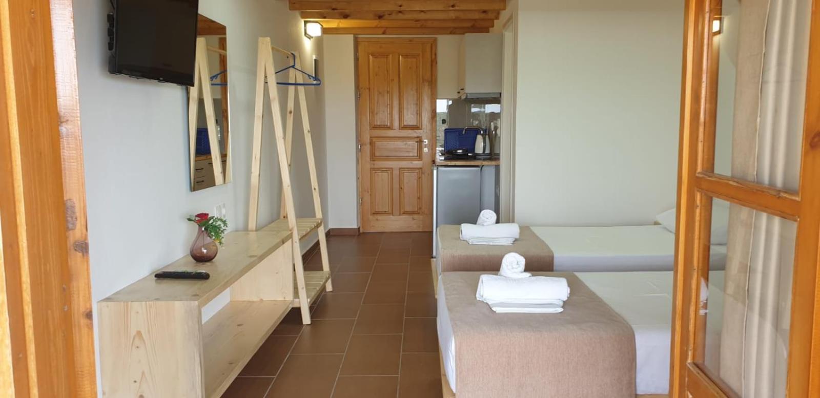 Apart-Hotel Llazari Himare Buitenkant foto