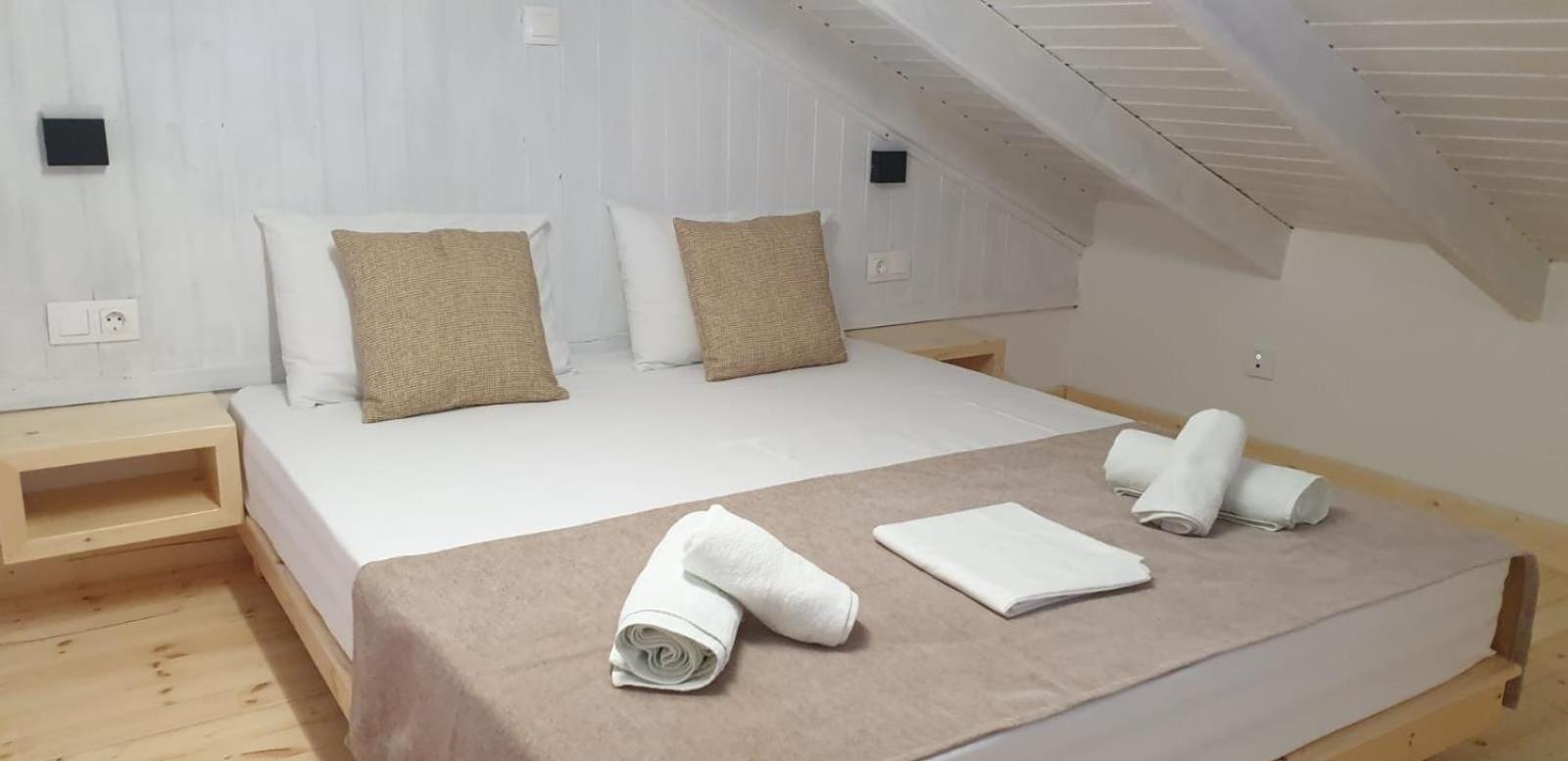 Apart-Hotel Llazari Himare Buitenkant foto